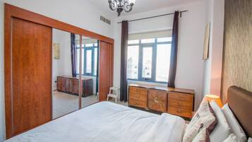 2 bedrooms, desk, iron/ironing board, free WiFi