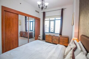 2 bedrooms, desk, iron/ironing board, free WiFi - Ideal for Families | Close to ALL Amenities! (Silicon Oasis, Dubai)