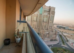 Property grounds - Ideal for Families | Close to ALL Amenities! (Silicon Oasis, Dubai)