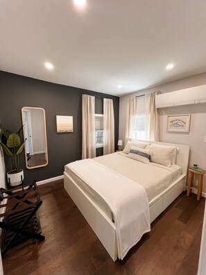 1 bedroom, iron/ironing board, WiFi, bed sheets - Lil' Atlantic at Salisbury Beach (Salisbury)