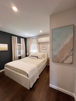 1 bedroom, iron/ironing board, WiFi, bed sheets - Lil' Atlantic at Salisbury Beach (Salisbury)