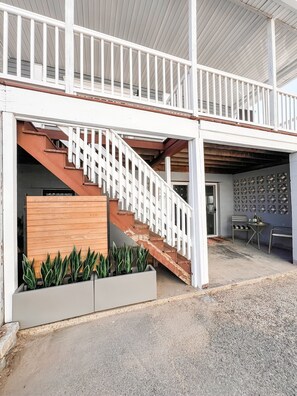 Exterior detail - Lil' Atlantic at Salisbury Beach (Salisbury)