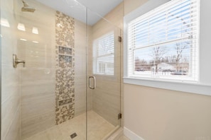 House | 3 bedrooms, Internet - Modern Home Just 10 Mins to Notre Dame 18384 (South Bend)