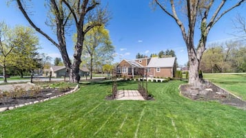 3 bedrooms, Internet