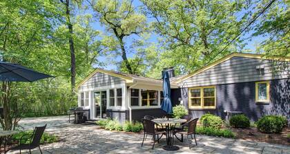 Modern Notre Dame Get Away 1614