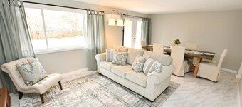 Modern Home Just Mins to Notre Dame 52723