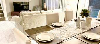 Modern Home Just Mins to Notre Dame 52723