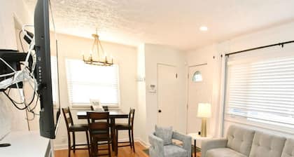 Remodeled Home 1 Mile From Notre Dame 1150