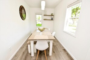 House | 3 bedrooms, Internet - 10 min Walk to ND Stadium 1820 (South Bend)