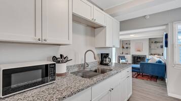 2 bedrooms, Internet