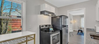 3 Blocks to Notre Dame 2 Bedroom 1 Bath Home 815