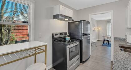 3 Blocks to Notre Dame 2 Bedroom 1 Bath Home 815