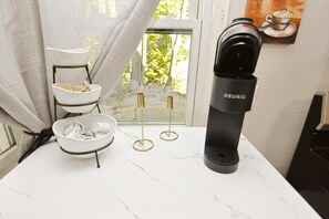 House | 2 bedrooms, Internet - 3 Blocks to Notre Dame 2 Bedroom 1 Bath Home 815 (South Bend)