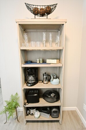 House | 2 bedrooms, Internet - 3 Blocks to Notre Dame 2 Bedroom 1 Bath Home 815 (South Bend)