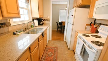 3 bedrooms, Internet