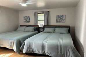 3 Schlafzimmer, Schreibtisch, Bügeleisen/Bügelbrett, kostenloses WLAN