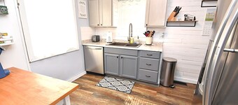 Extra Entertainment Space Just 7 Blocks to ND Campus 54211