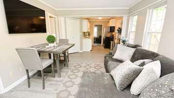 3 bedrooms, Internet