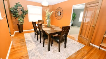 3 bedrooms, Internet