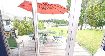 The Chicken Coop a Modern Riverfront Oasis 908