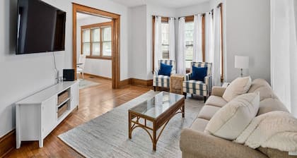 Historic Renovated Home Steps to Notre Dame 103