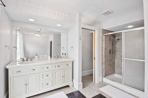 House | 3 bedrooms, Internet - Historic Renovated Home Steps to Notre Dame 103 (South Bend)