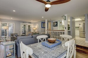 Smart TV - Sunset Rentals | St. Andrews 1853 | Dog Friendly (Hilton Head Island)