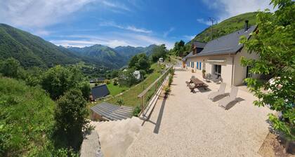 Maison Ensoleillée Avec Superbe vue Montagne, au Départ de Randonnées