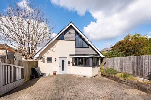Three Bedroom Detached Home with Parking, Quiet location, Short Drive to Beach!