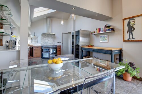 Well equipped lodge,  Next to Holkham Hall and villages close to the Beach