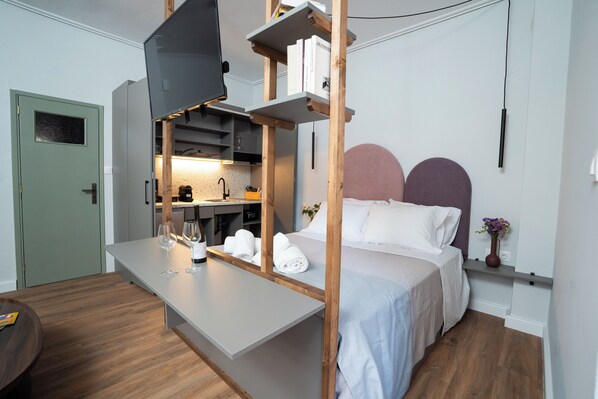 1 chambre, bureau, fer et planche à repasser, Wi-Fi gratuit