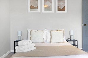 4 Schlafzimmer, Bügeleisen/Bügelbrett, Internetzugang, Bettwäsche