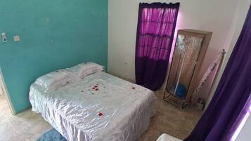 1 quarto, ferros/tábuas de passar roupa, Wi-Fi, roupa de cama