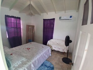 1 chambre, fer et planche Ă repasser, Wi-Fi, draps fournis