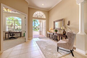 Interior - Sleeps 10 - Hot tub and Pool - Eight Lakes view! Prime Location! (Cape Coral)