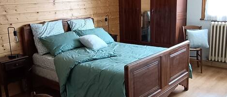 2 Schlafzimmer, Bügeleisen/Bügelbrett, Bettwäsche