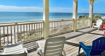 Beachfront, Hot Tub, Pet Friendly 5 BR, Community Pool