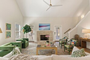 Smart TV - Executive  style home with 4 bedrooms and 3.5 baths. (Saint Simons Island)