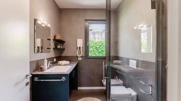 Apartment | Bathroom
