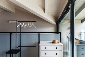 アパートメント | 高級寝具、羽毛の掛け布団、アイロン / アイロン台、WiFi (無料)