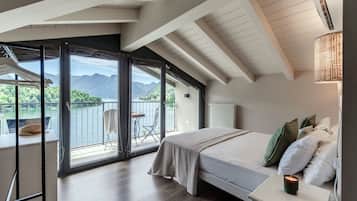 Premium bedding, down duvets, iron/ironing board, free WiFi