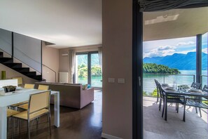 Apartment | Living area | 30-inch TV with digital channels - Lake's Dream (Tremezzina)