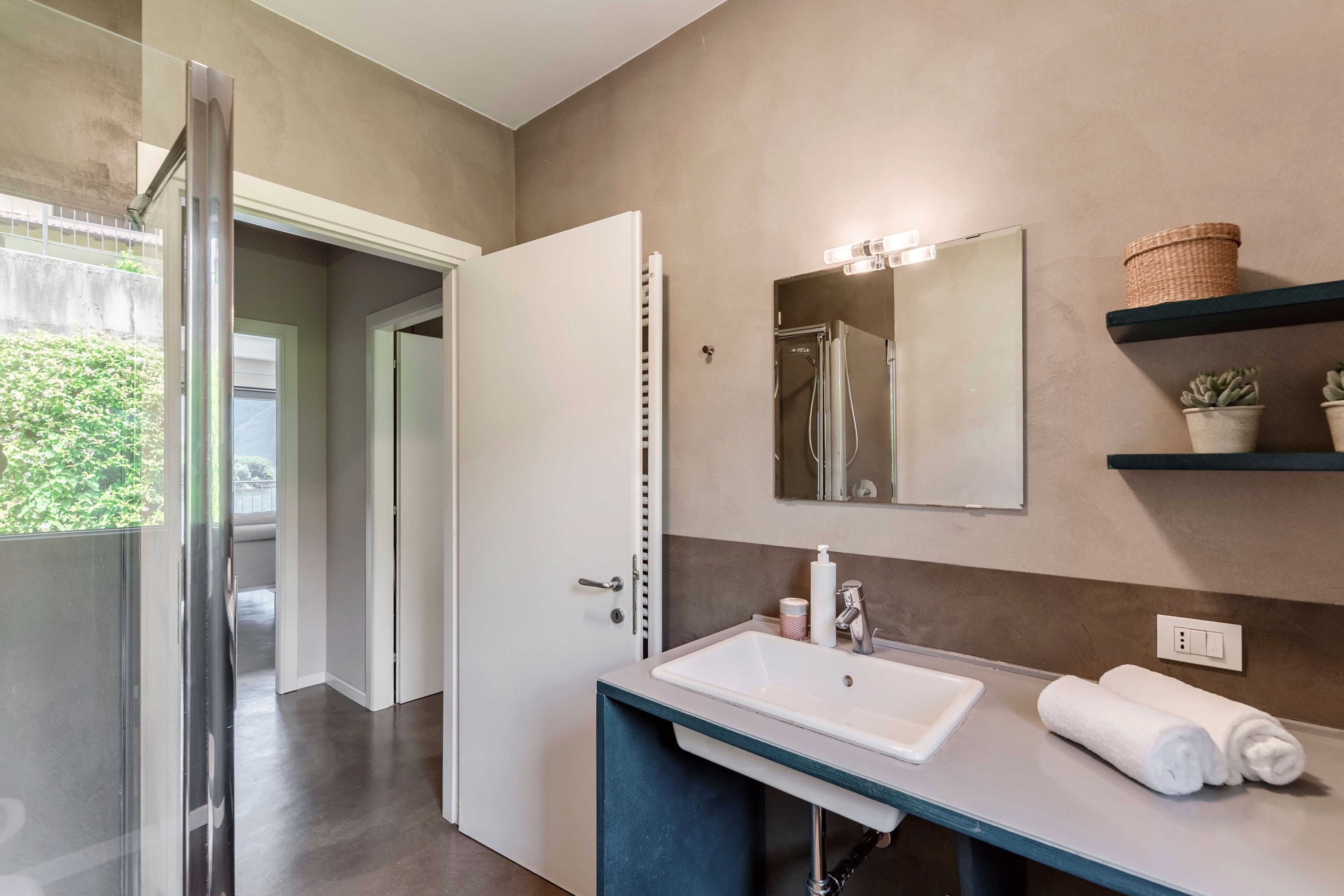 Apartemen | Kamar mandi | Shower, perlengkapan mandi gratis, pengering rambut, dan kloset