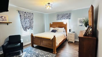 5 bedrooms, desk, iron/ironing board, free WiFi