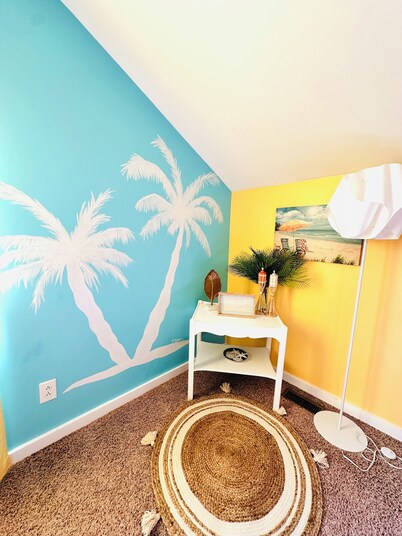 Large Bourbon Trail Farmhouse – Hot Tub, Gift shop, Driving Range & Animals