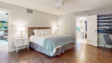 2 bedrooms, iron/ironing board, internet, bed sheets