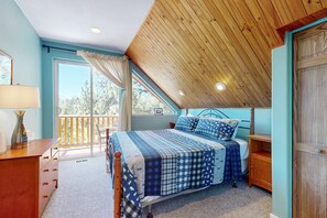 5 slaapkamers, een strijkplank/strijkijzer, internet, beddengoed