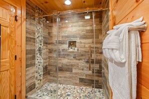 Family Cabin, Mountain View | Bathroom | Hair dryer, towels, toilet paper