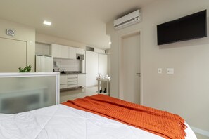 1 chambre, fer et planche Ă repasser, Wi-Fi gratuit, draps fournis