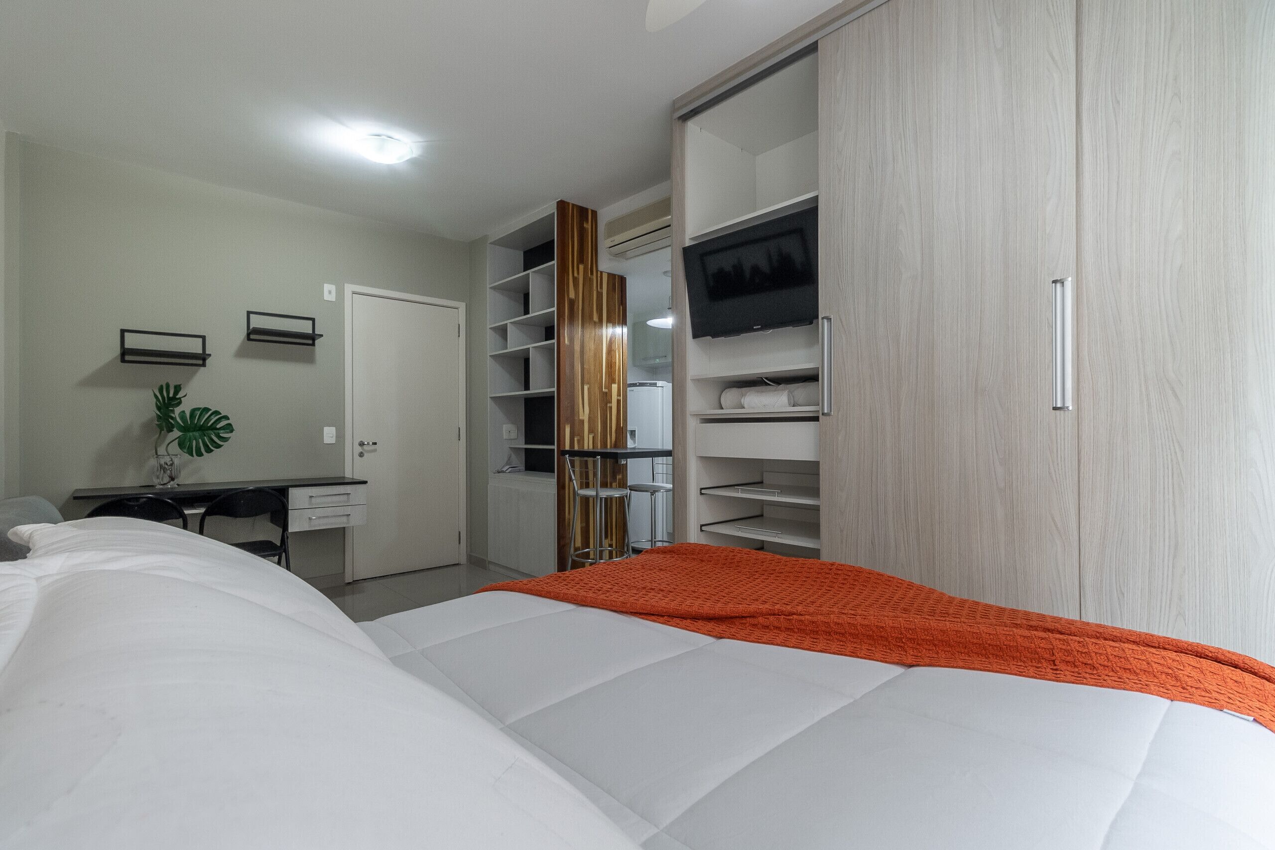 熨斗/熨衫板、免費 Wi-Fi、床單